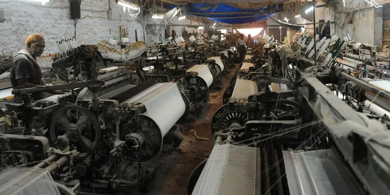West Asia & Gulf Conflict May Disrupt Indian Textile Exports; HEWA Seeks Urgent Government Support